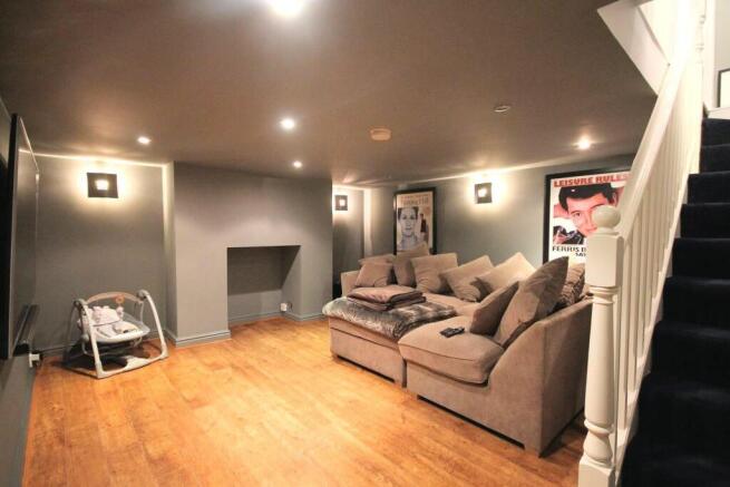 Cinema Room/Family R