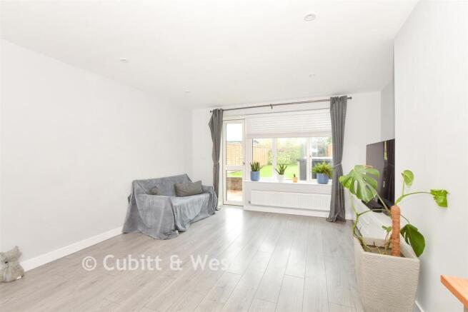 Nuthurst Close, Ifield, Crawley, West Sussex photo 4