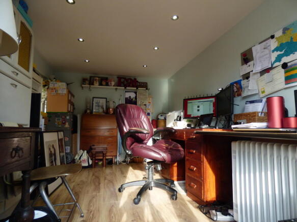 Photo 18