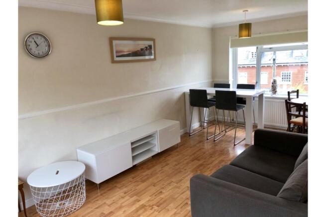 Lounge/Dining Room