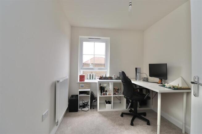 3 bed Semi-Detached for sale Image 6