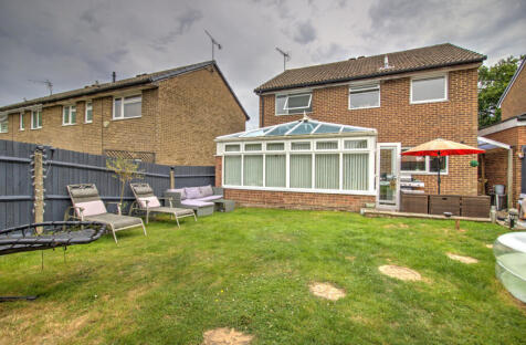 The Garrones, Crawley, RH10