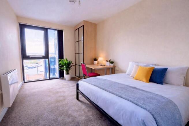 3 bed Apartment to rent Image 10