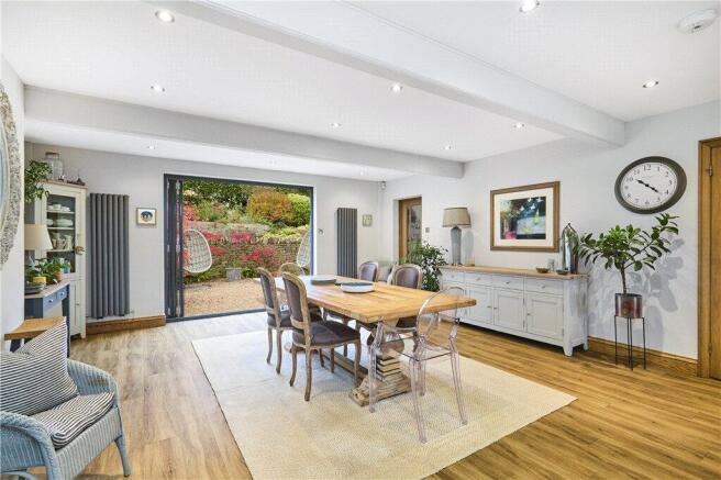 4 bed Semi-Detached for sale Image 11