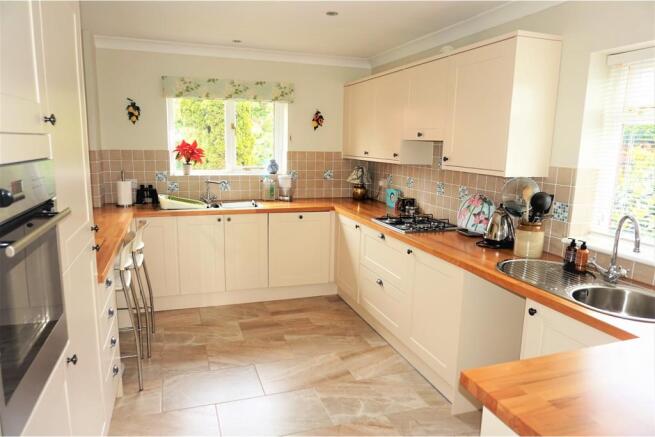 Kitchen / Breakfast