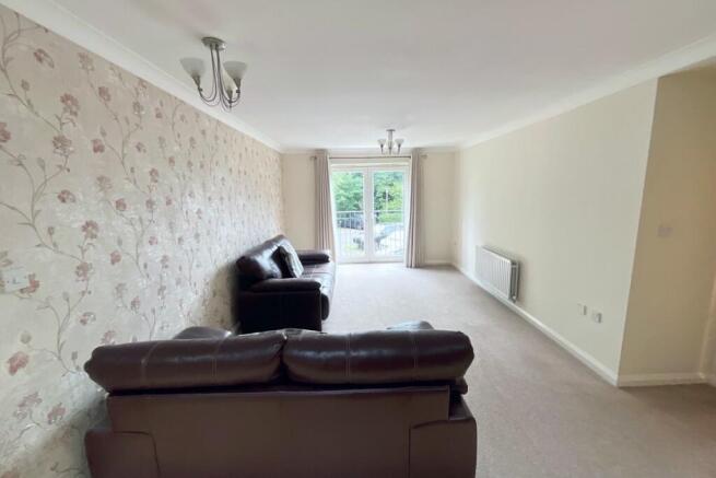2 bed Flat for sale Image 4