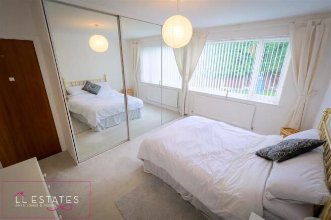 BEDROOM 1..jpg