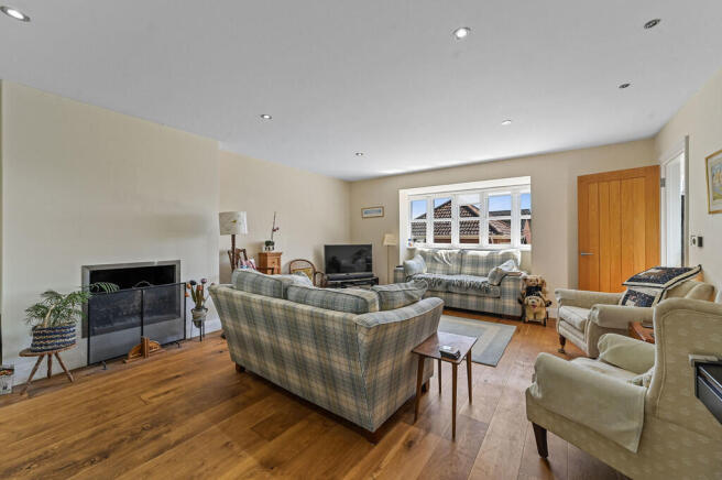 Lower Farm Road, Ringshall photo 4