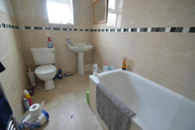 6 bed House to rent Image 11