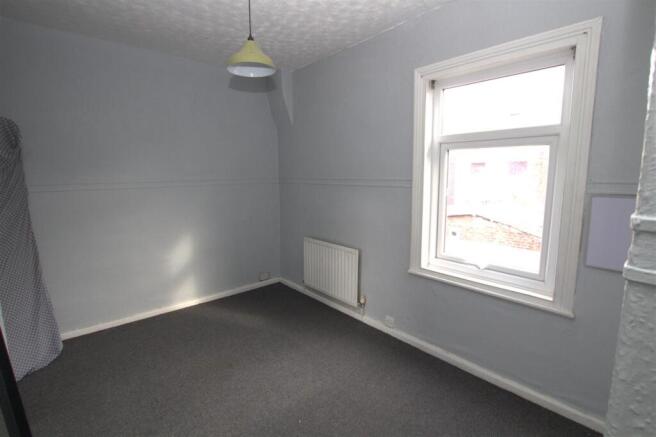 2 bed Terraced to rent Image 10