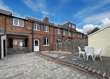 St Johns Street, Kenilworth