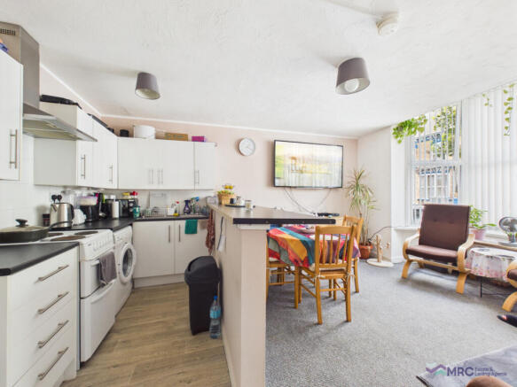 4 bed Terraced for sale Image 12