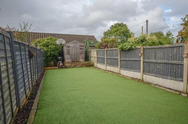 Rear garden pic 2.jpg