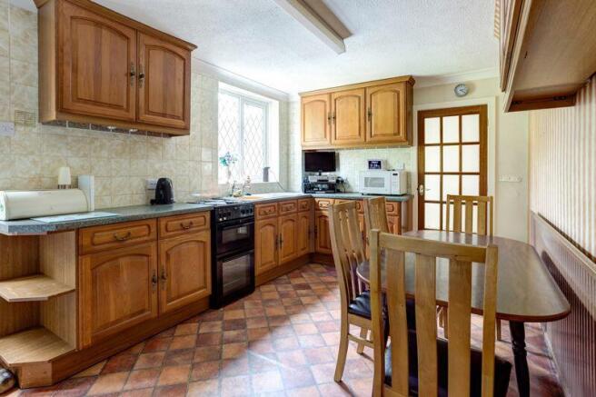KITCHEN DINER C