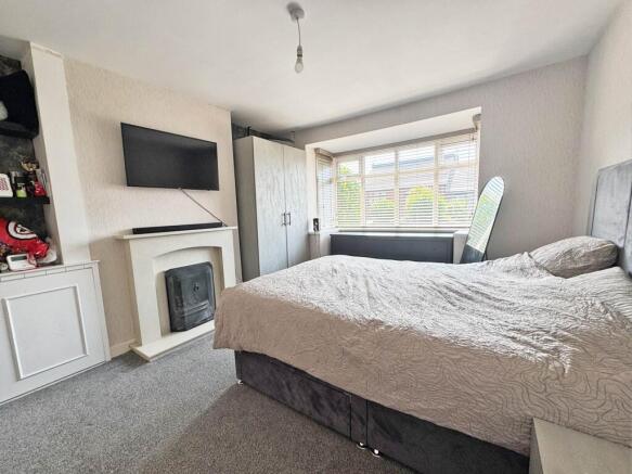2 bed Semi-Detached Bungalow for sale Image 4