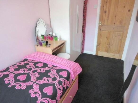 2nd Photo of Bed 4