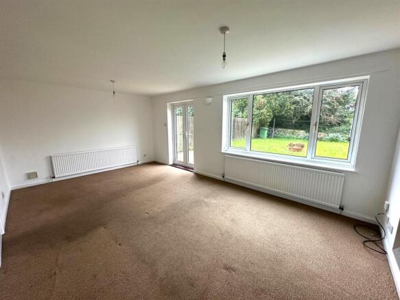 3 bed Detached to rent Image 5