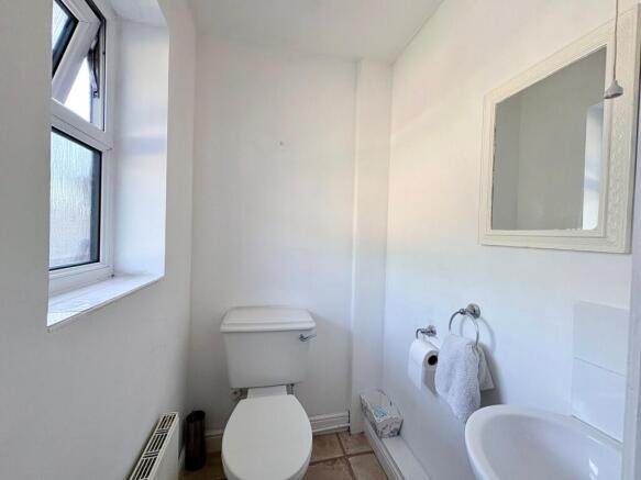 4 bed Detached for sale Image 11