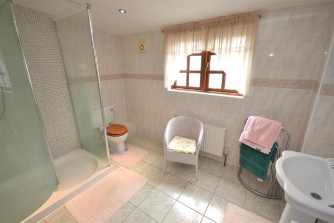Master En-Suite a.jp