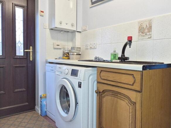 4 bed Detached for sale Image 6