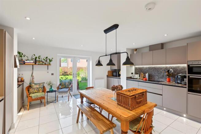 Kitchen (2).jpeg