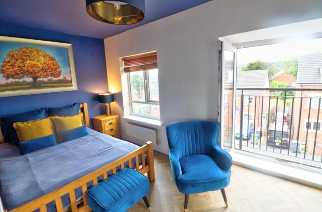 5 bed Semi-Detached for sale Image 7