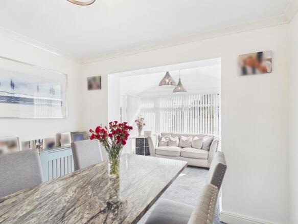4 bed Detached for sale Image 5