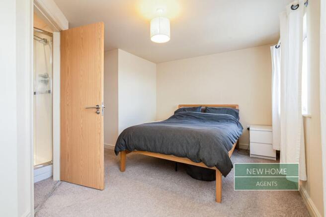 4 bed Town House for sale Image 10