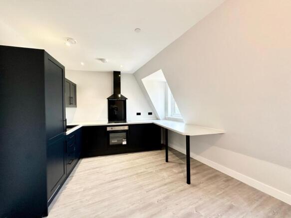 2 bed Flat to rent Image 10