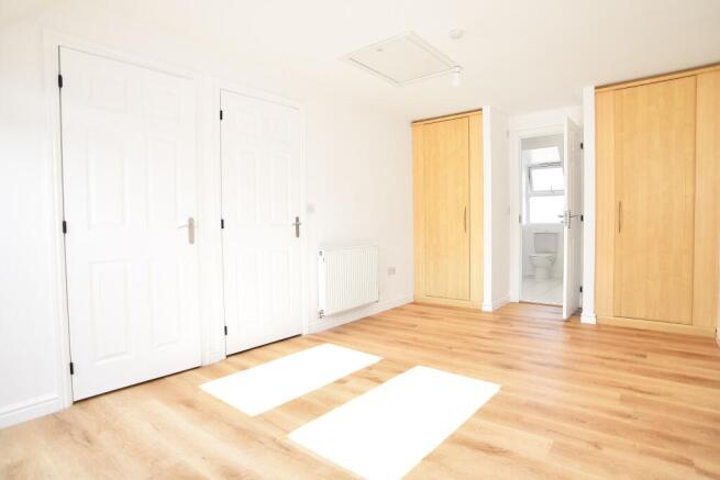 3 bed Town House for sale Image 7