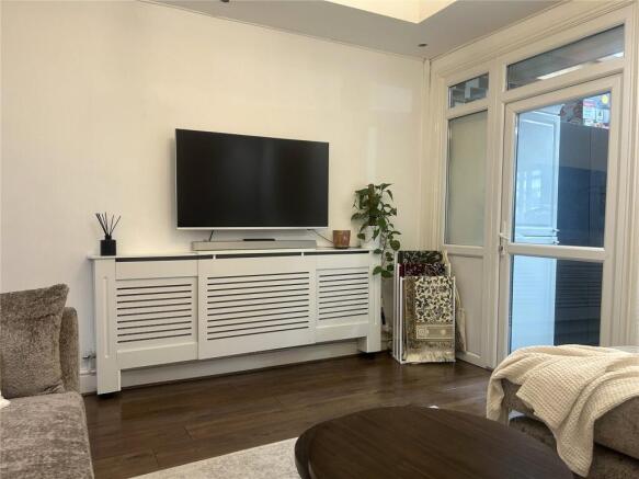 4 bed Terraced for sale Image 5