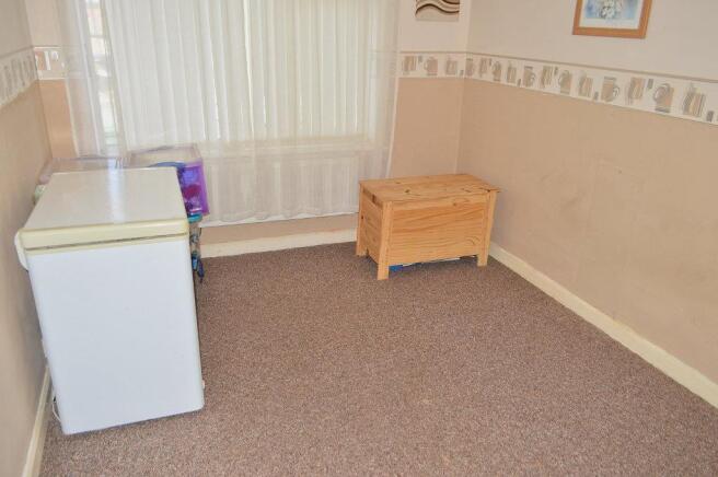 BEDROOM 1 (FRONT)