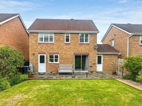 Milltown Way, Leek, Staffordshire, ST13 5SZ photo 4