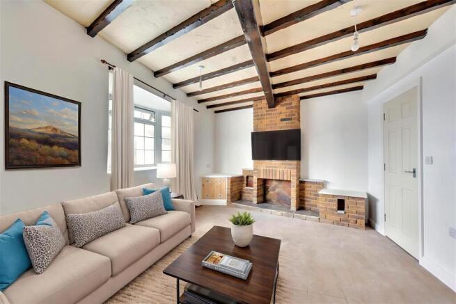 1hcFHp93q0iJp2MU_UY9_A - Living Room - Standard - 