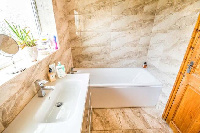 Bath/Shower Room