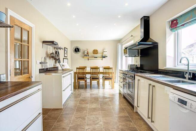 KITCHEN DINER C