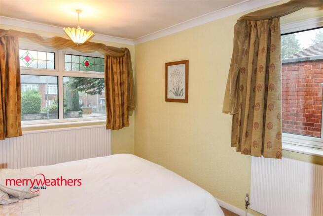 4 bed Detached for sale Image 11