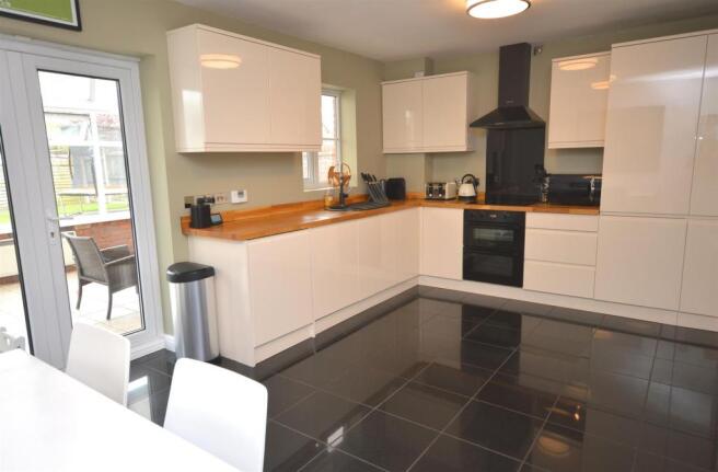 Dining Kitchen.JPG