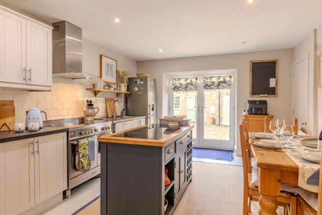 3 bed Detached for sale Image 4