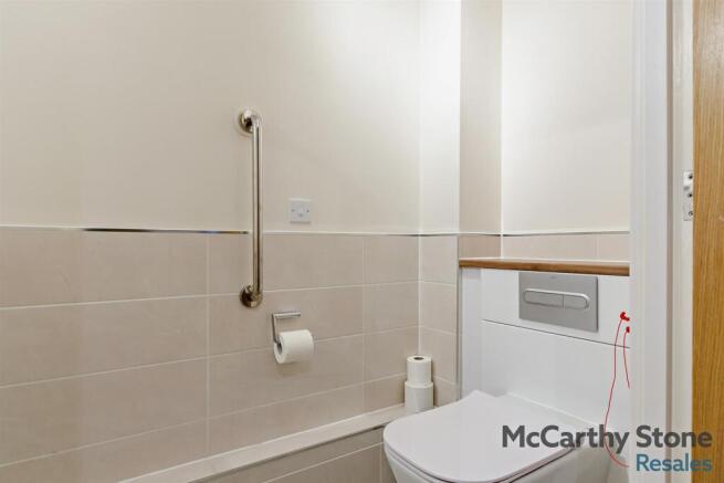 2 bed Apartment for sale Image 11