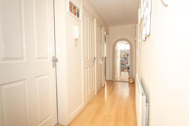 2 bed Apartment for sale Image 8