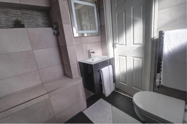 Ensuite photo two