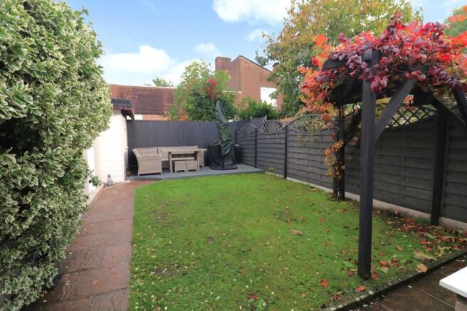 Downland Close, Botley, SO30 photo 4