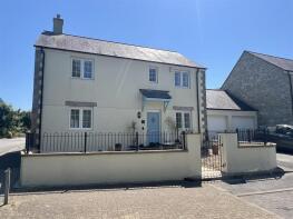 25, Pagoda Drive, Duporth, St. Austell PL26 6AW