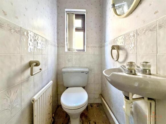 3 bed Semi-Detached for sale Image 11