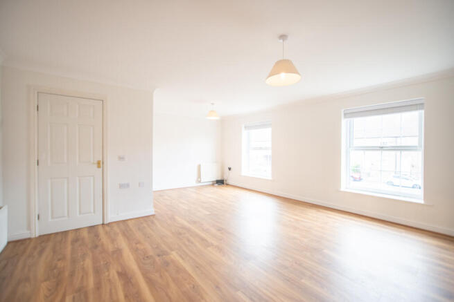 3 bed Town House to rent Image 7