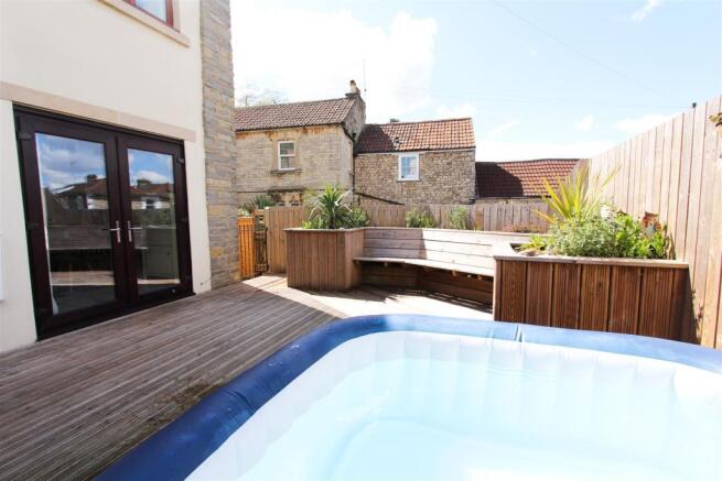 REAR GARDEN.jpg