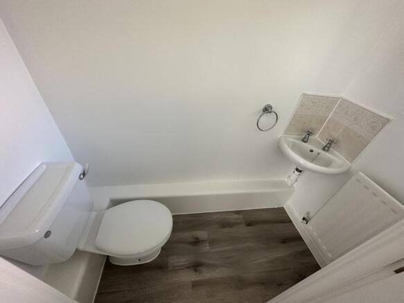 Cloakroom/wc