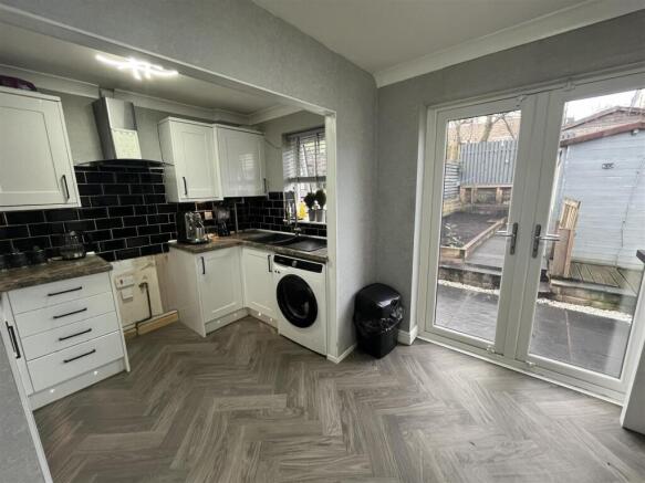 3 bed Semi-Detached for sale Image 6