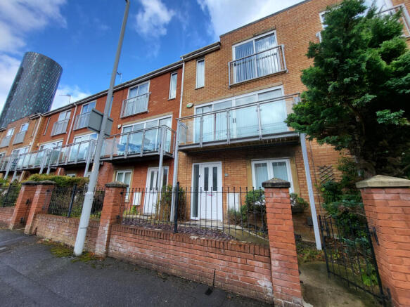4 bedroom Town House for rent